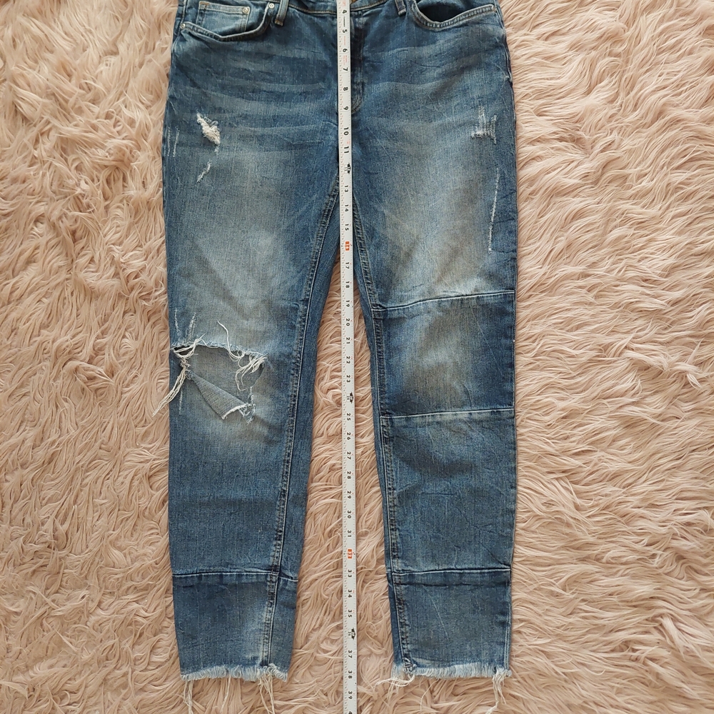 💥4☆ for $20 Distressed H&M L.O.G.G. Blue Jeans